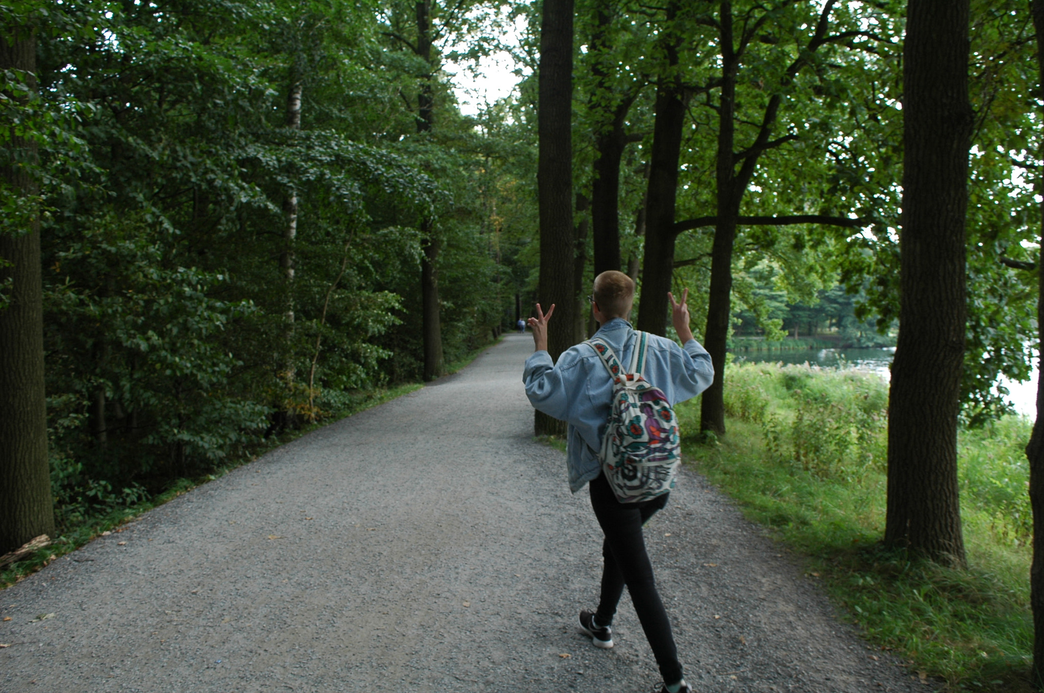Nikon D70 sample photo. Path photography