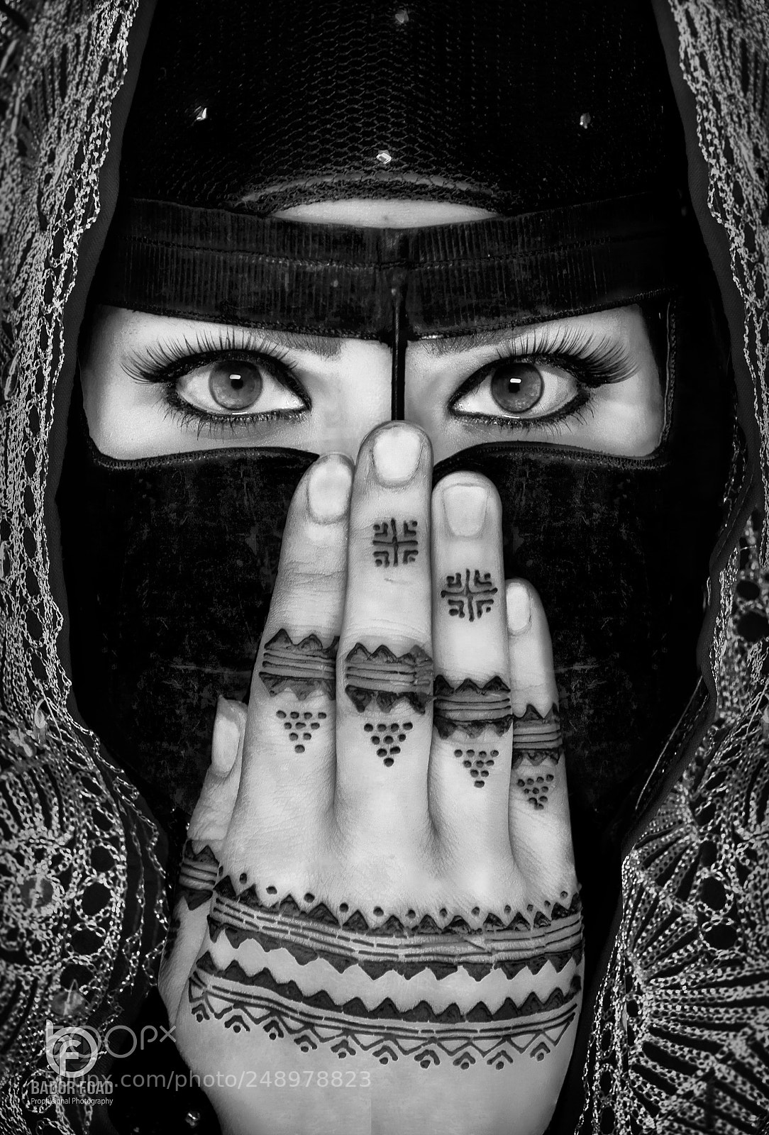 Nikon D4 sample photo. A bedouin woman photography