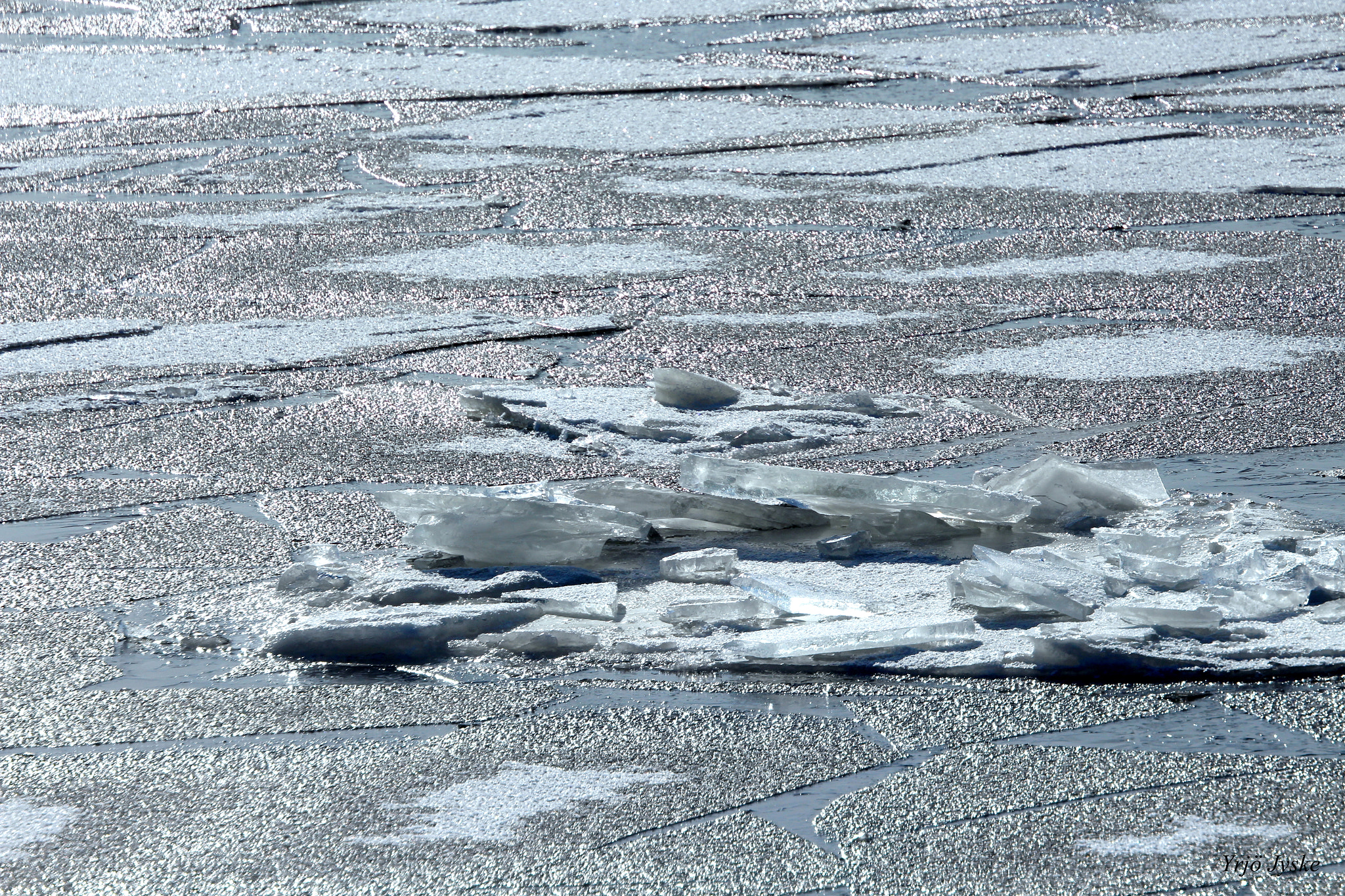 Canon EOS 700D (EOS Rebel T5i / EOS Kiss X7i) sample photo. Sun and ice. photography