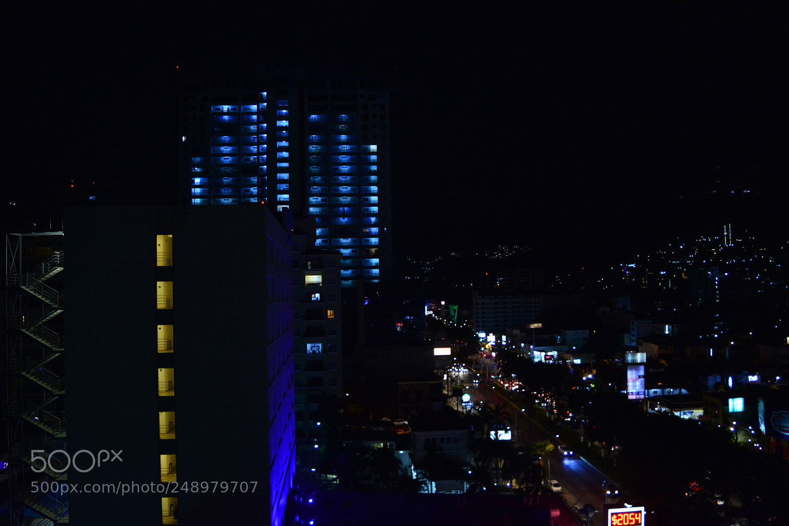 Nikon D5200 sample photo. Luz azul photography