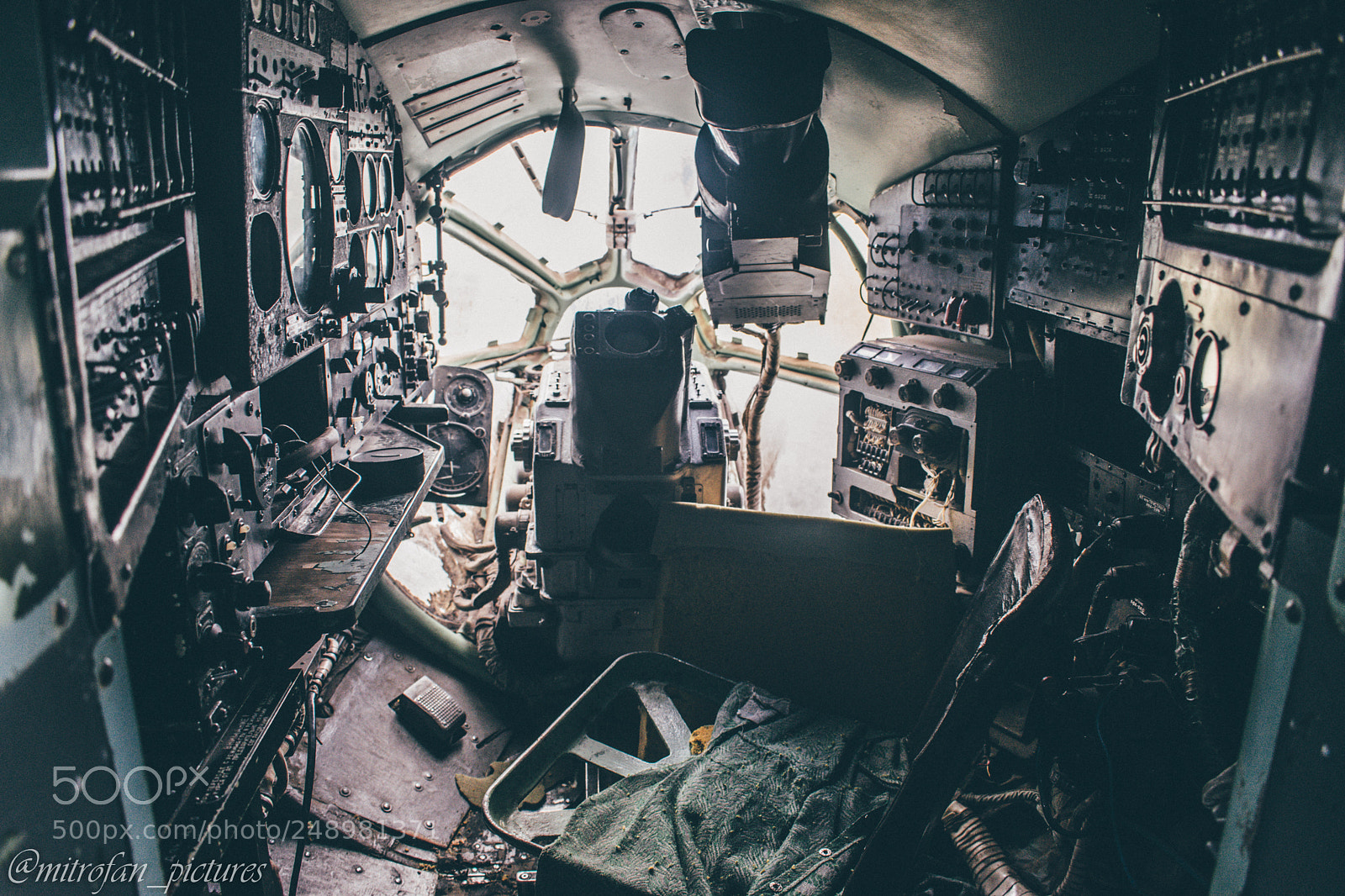 Nikon D3300 sample photo. Inside the tu-124 photography