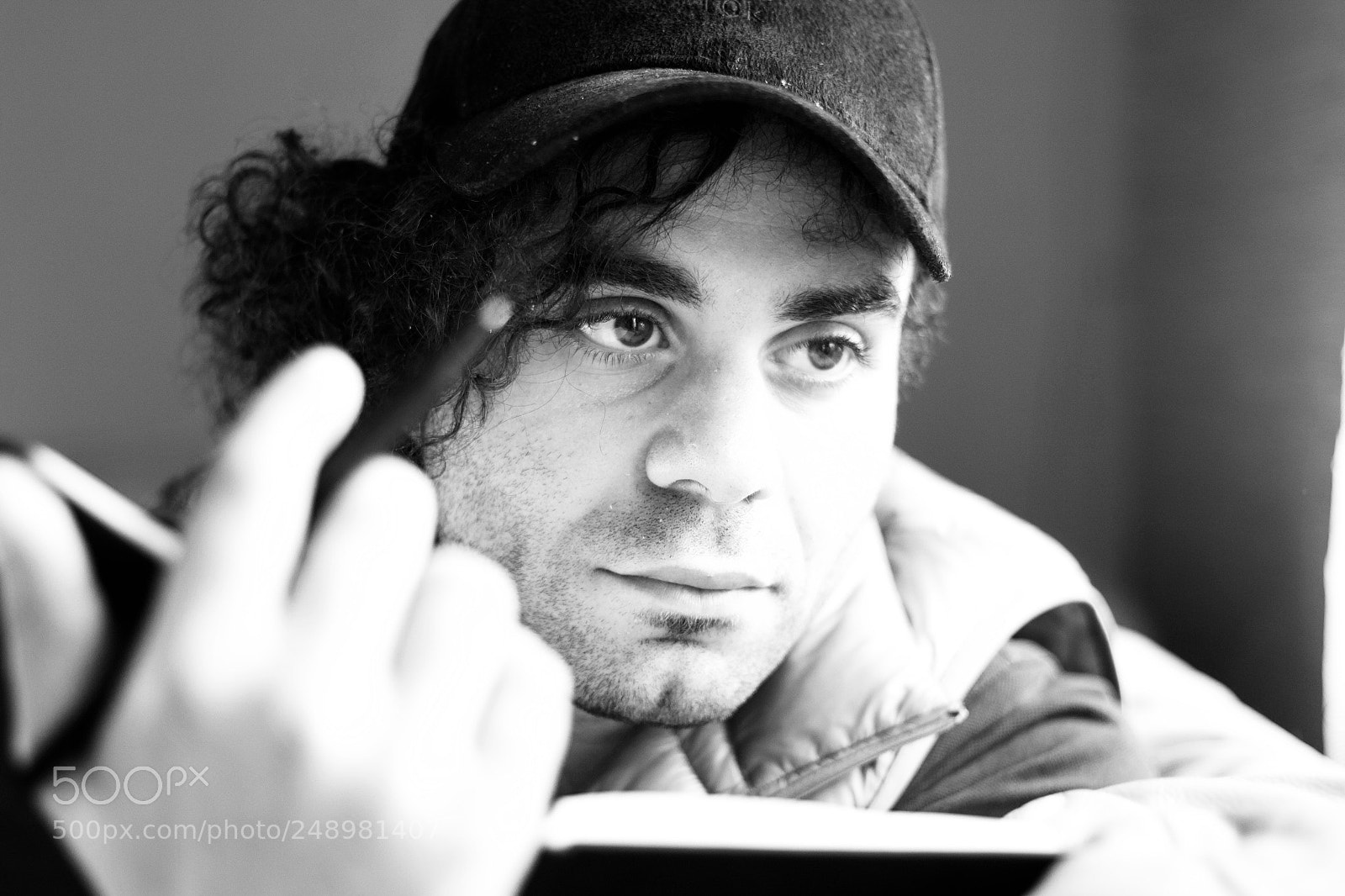 Canon EOS 700D (EOS Rebel T5i / EOS Kiss X7i) sample photo. Lyricist deep in thought photography