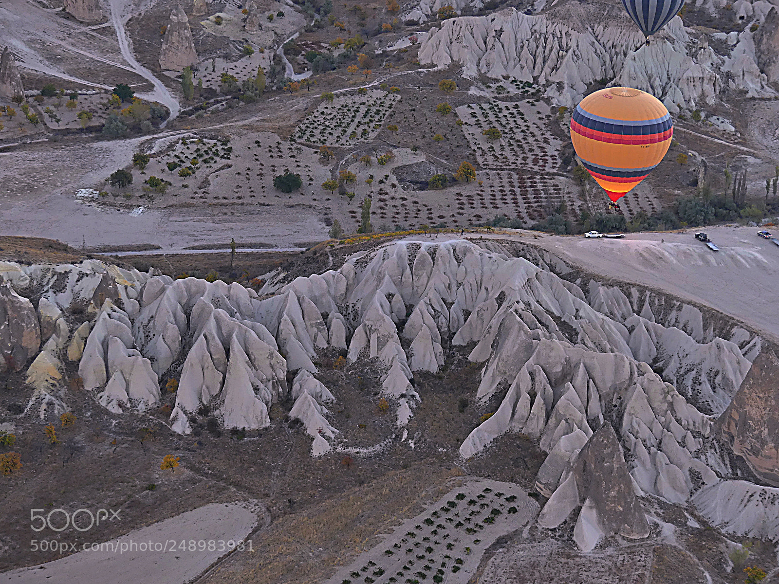 Panasonic Lumix DMC-FZ300 sample photo. Balloon counterpoint photography