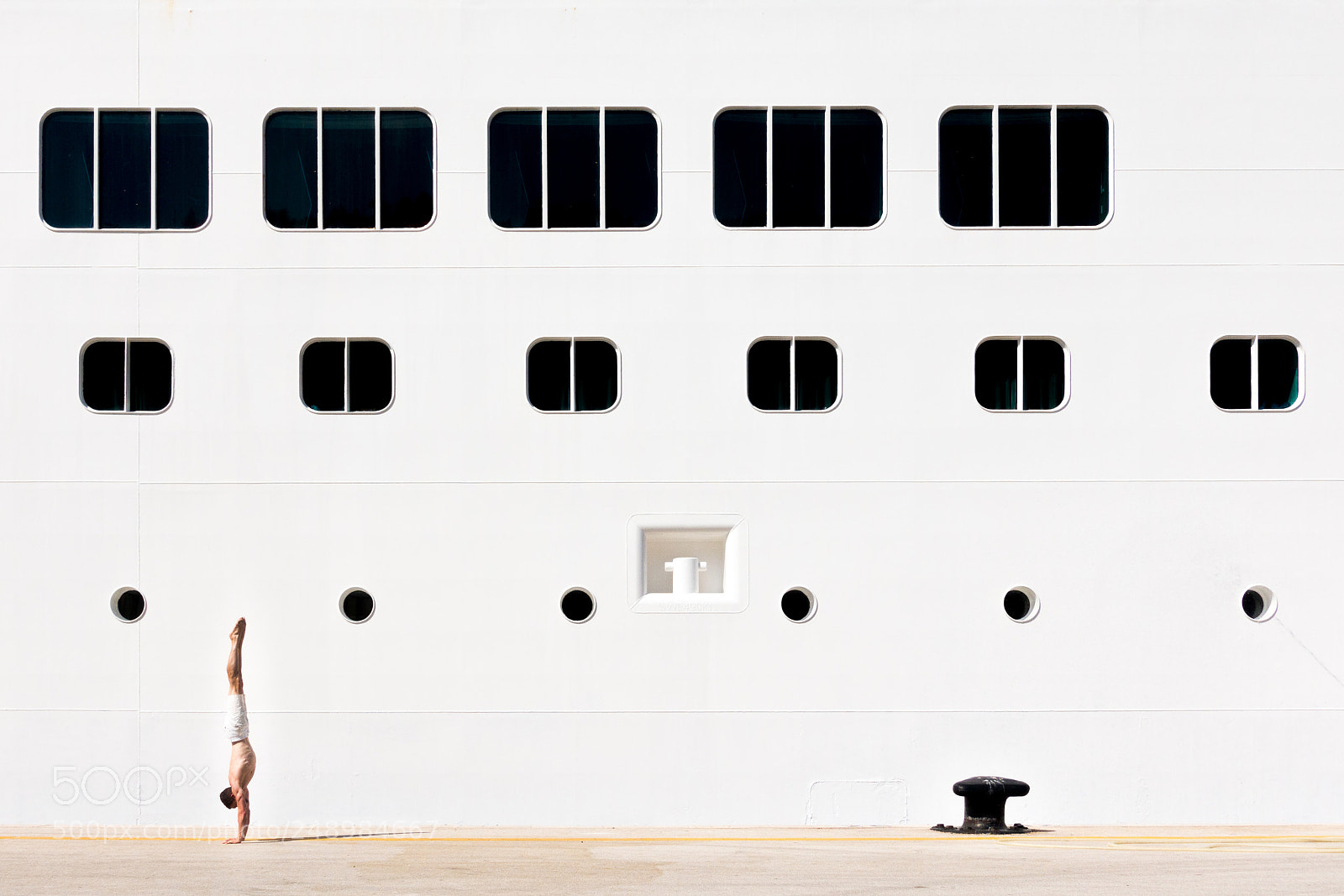 Sony Cyber-shot DSC-RX100 III sample photo. Cruise ship handstand photography