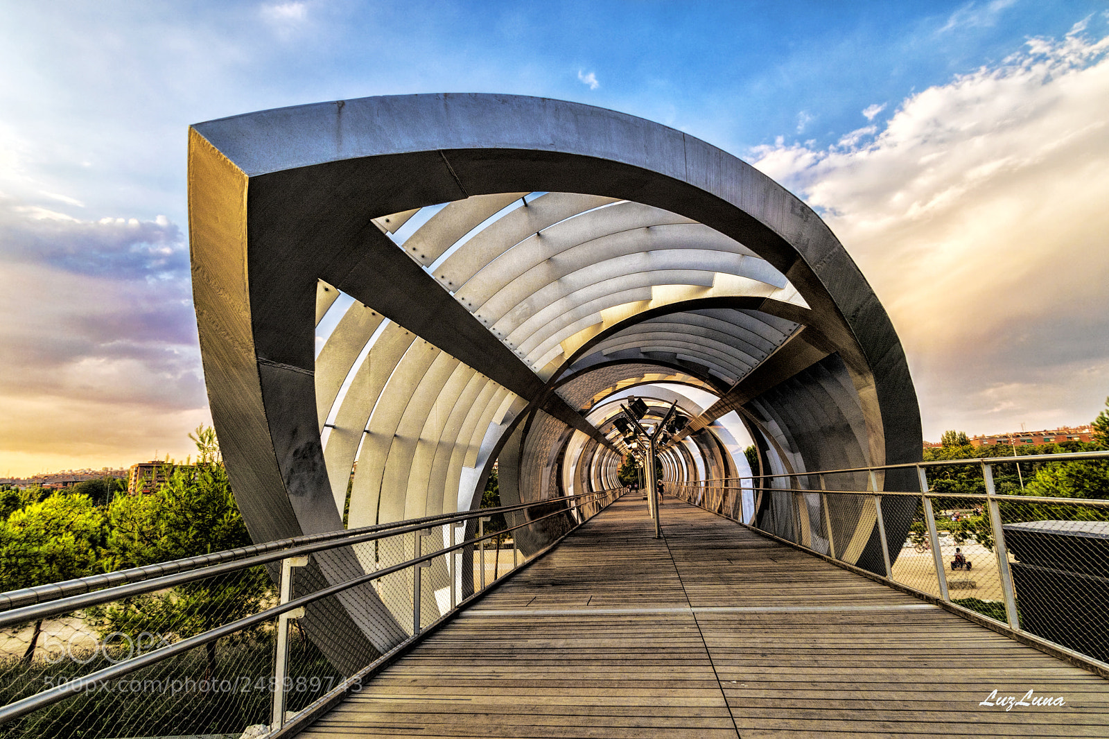 Canon EOS 750D (EOS Rebel T6i / EOS Kiss X8i) sample photo. The bridge photography