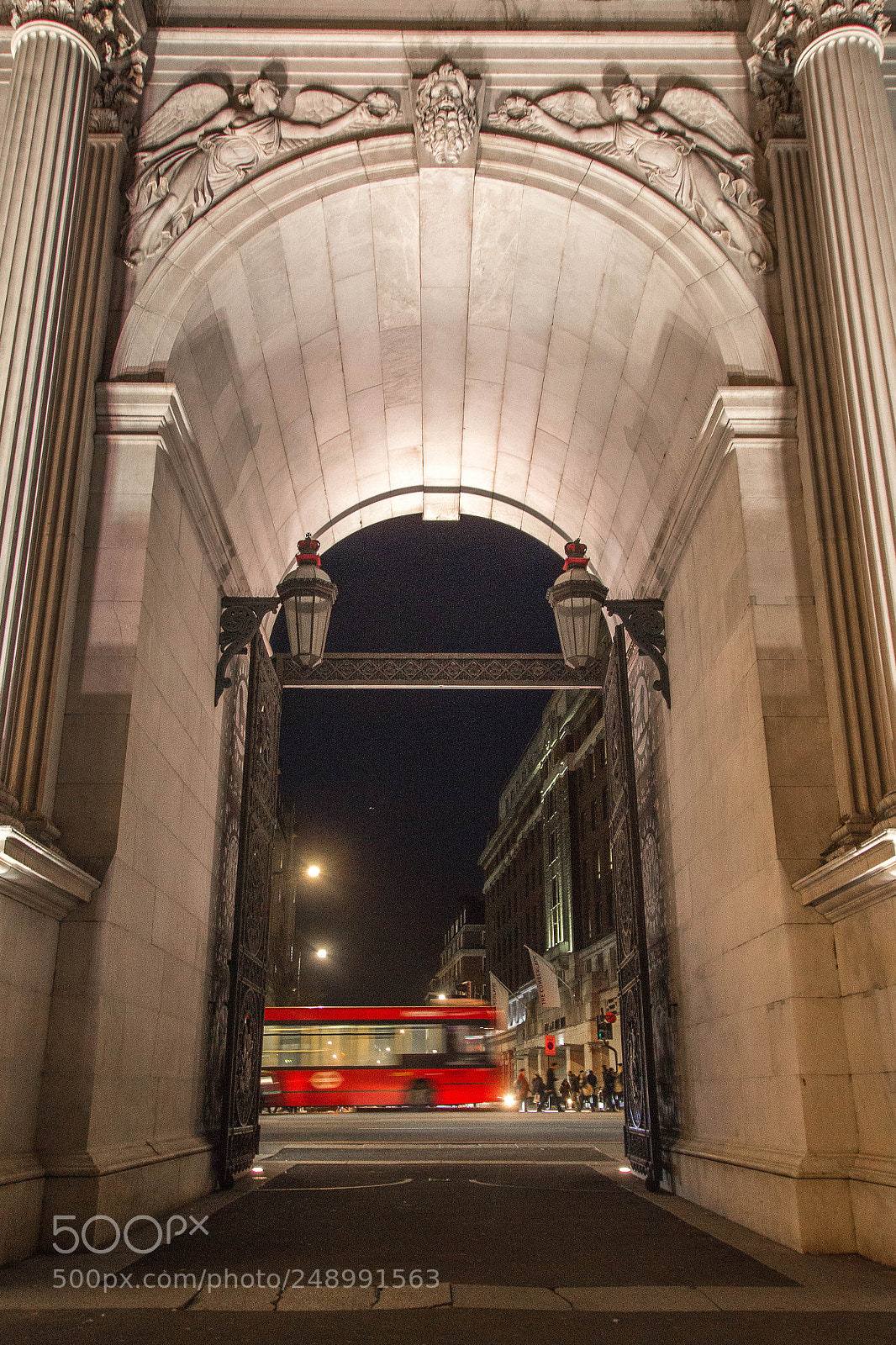 Canon EOS 600D (Rebel EOS T3i / EOS Kiss X5) sample photo. London bus in marble photography