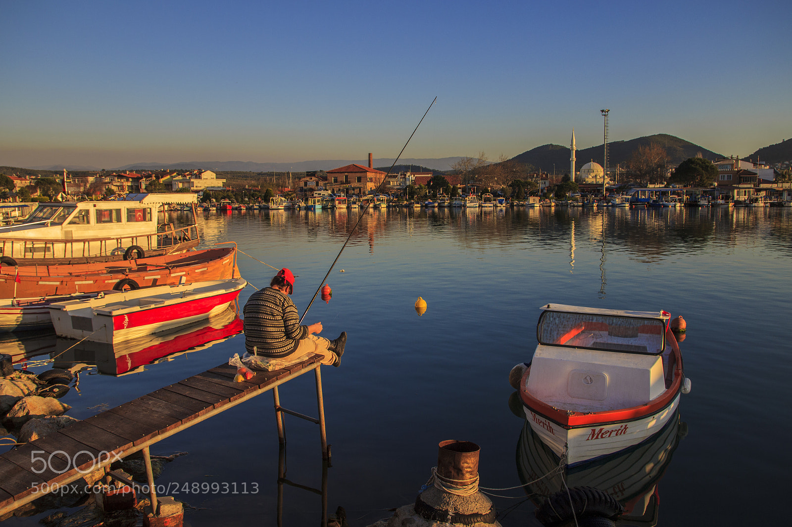 Canon EOS 600D (Rebel EOS T3i / EOS Kiss X5) sample photo. Female fisherman photography