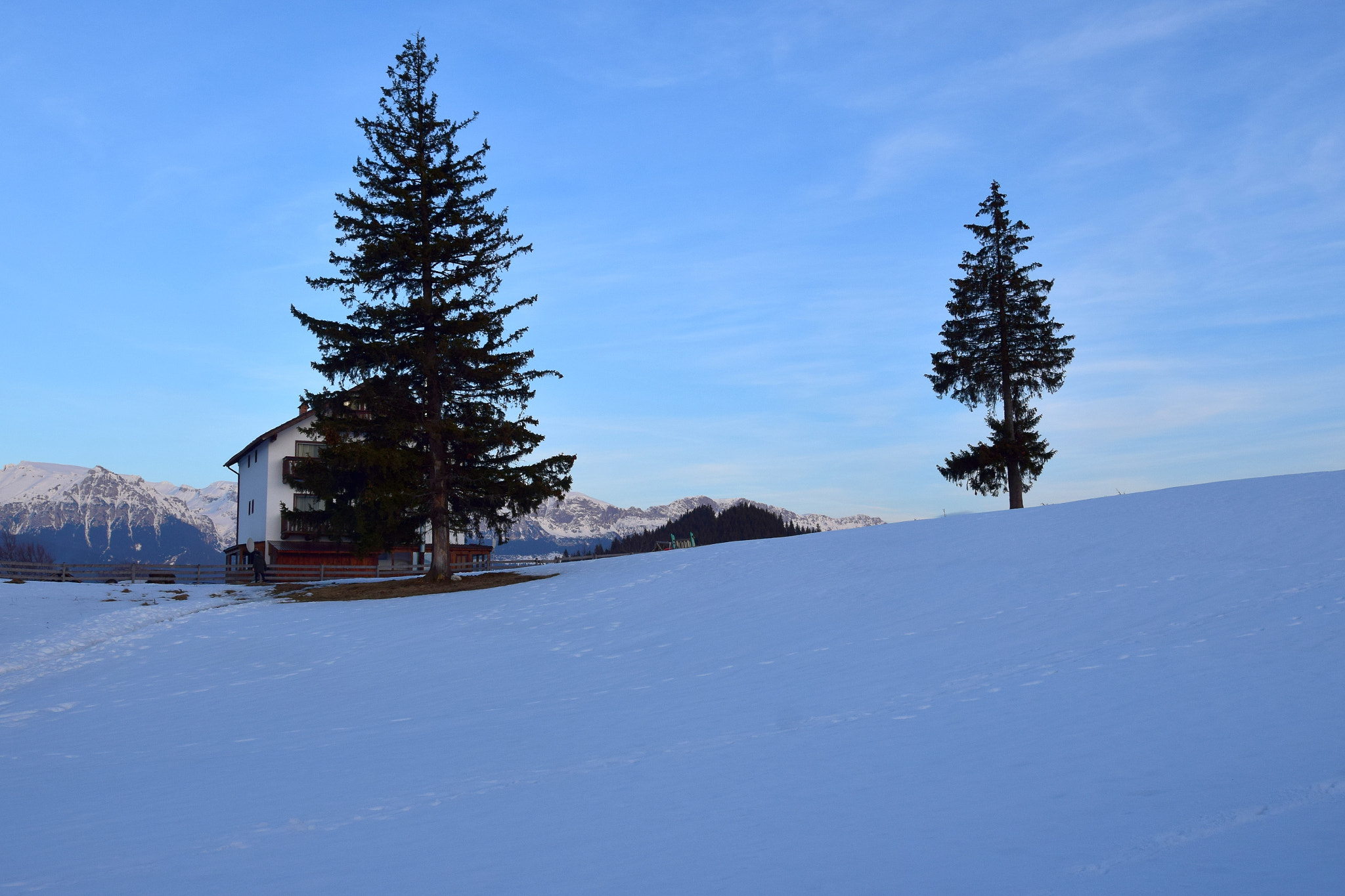 Nikon D5300 + Nikon AF-S Nikkor 20mm F1.8G ED sample photo. Winter photography