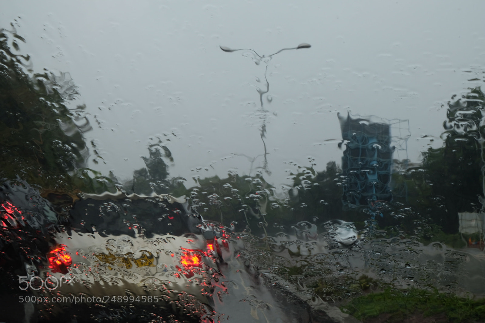 Fujifilm X-T20 sample photo. Stuck in traffic on photography