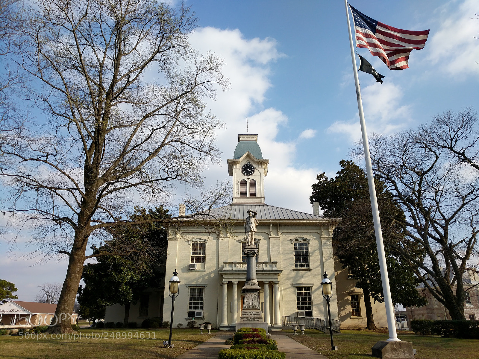 Google Pixel XL sample photo. Crawford county courthouse photography