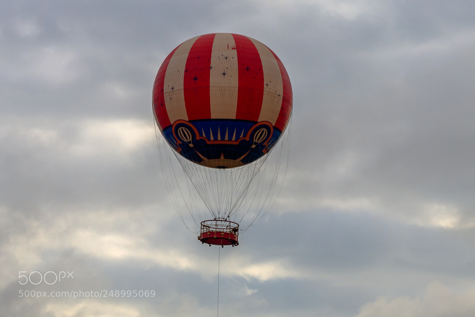 Canon EOS 80D sample photo. Balloon at disneyland paris photography