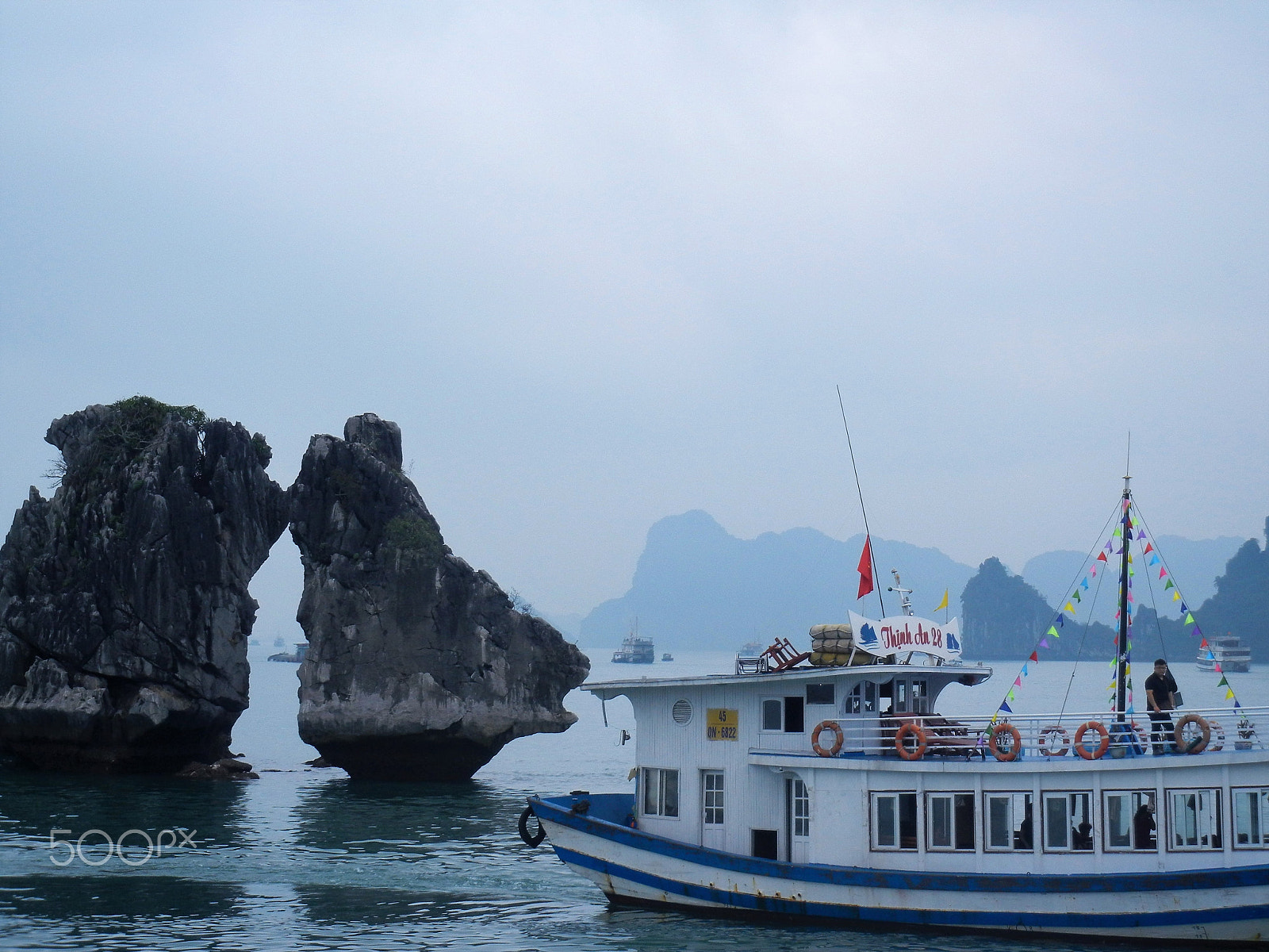 Nikon Coolpix S8100 sample photo. Ha long bay kiss photography