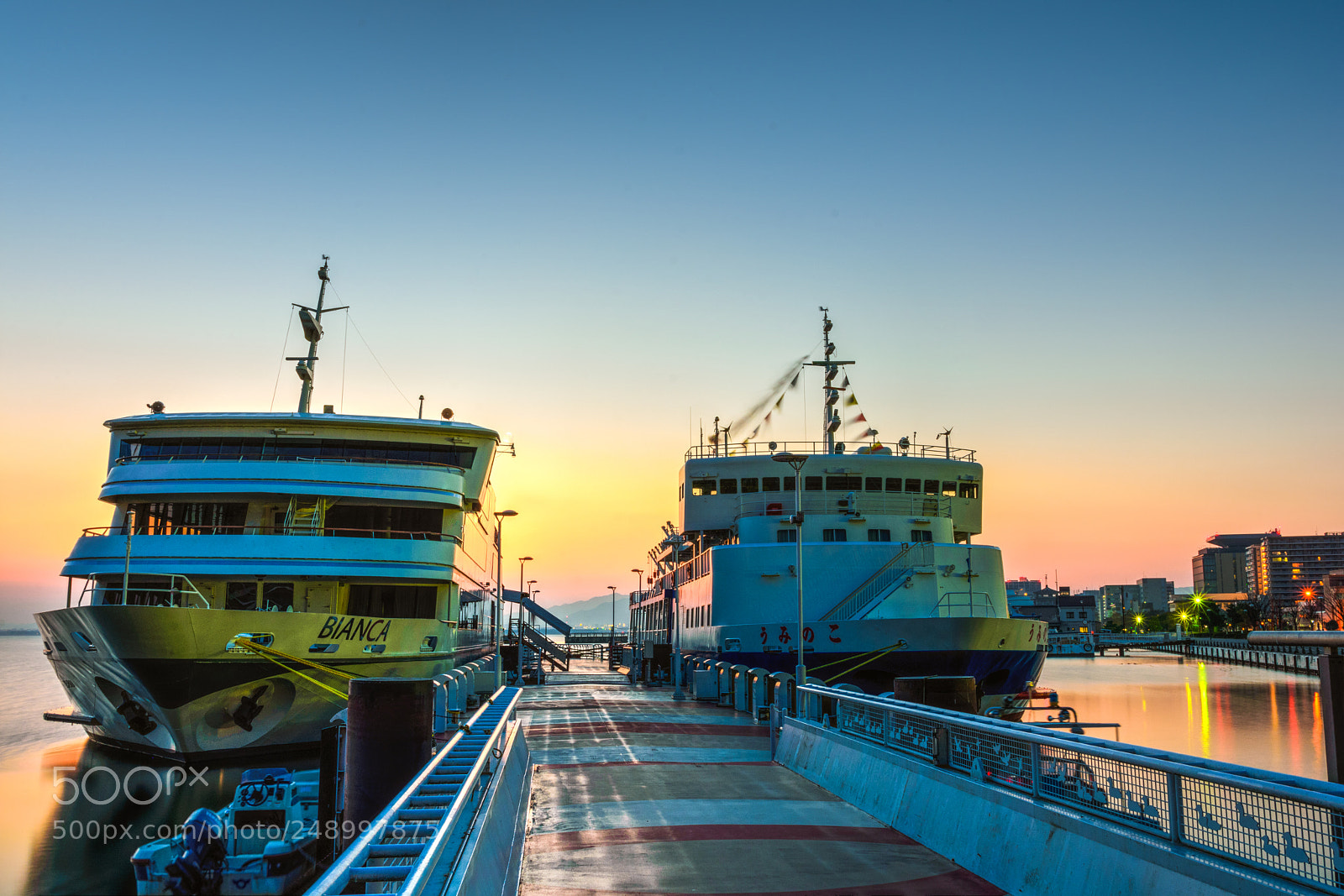 Nikon D7200 sample photo. Tourist boat and learning photography