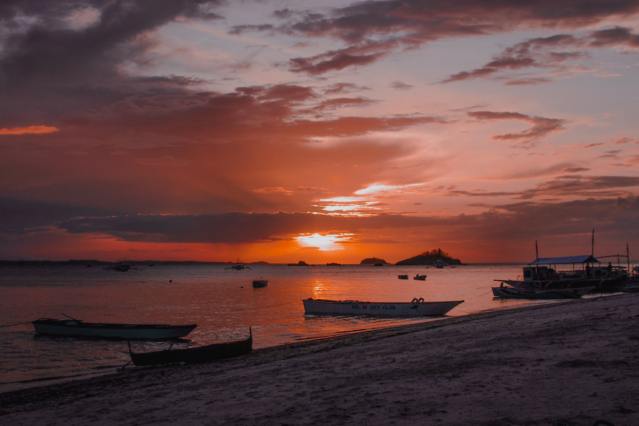 Pentax *ist D sample photo. A rose sunset over malapascua island photography