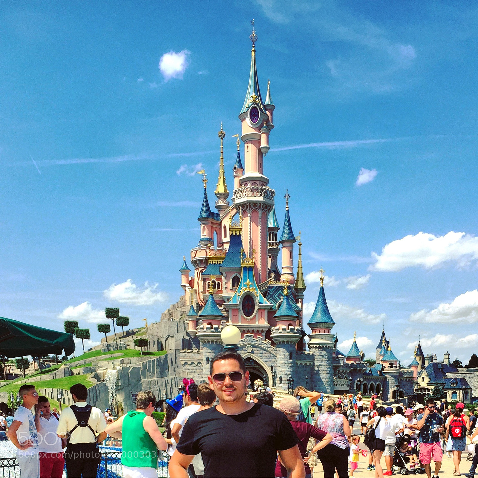 Apple iPhone 6 sample photo. Disneyfunland photography