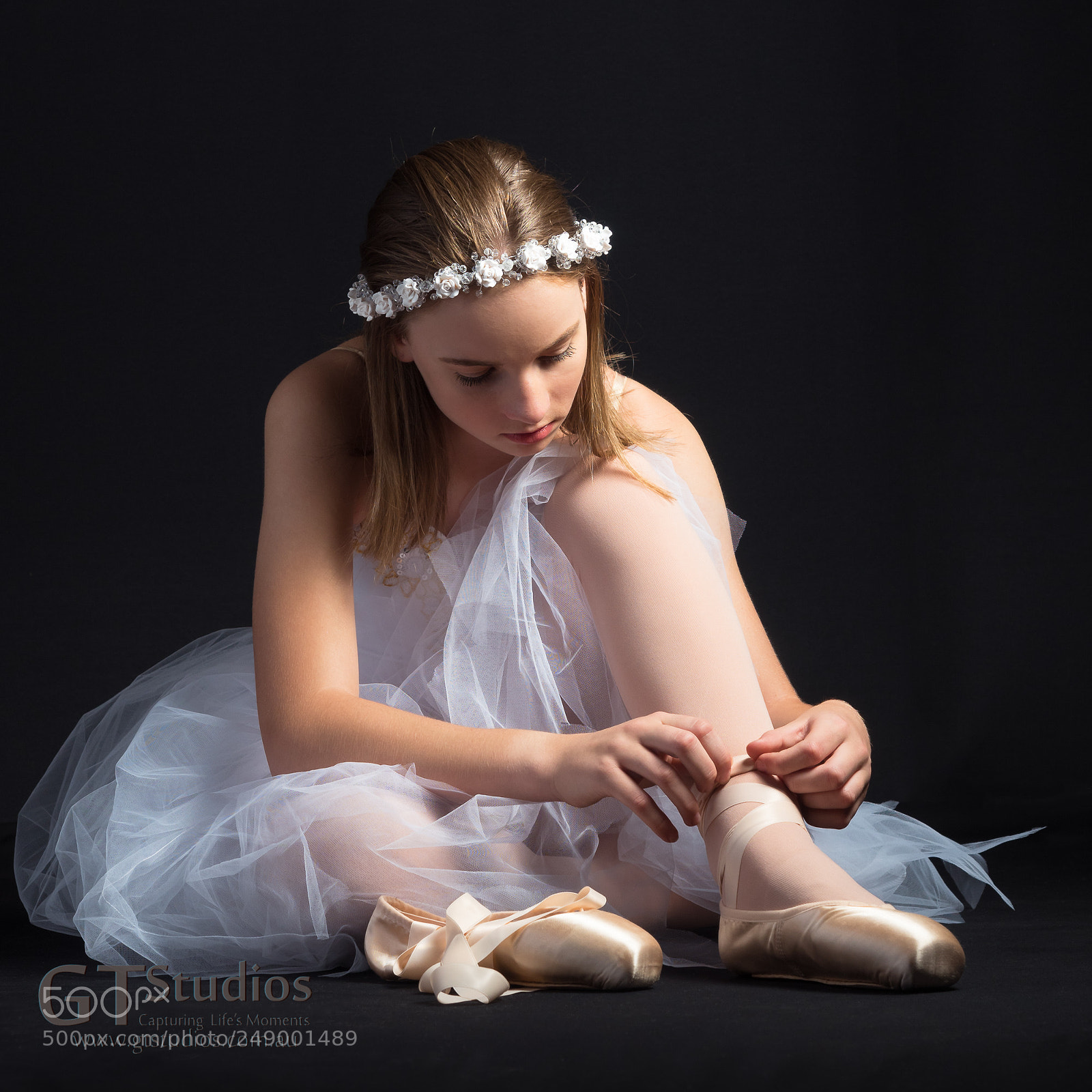 Olympus OM-D E-M5 II sample photo. Ballet shoe ribbons photography