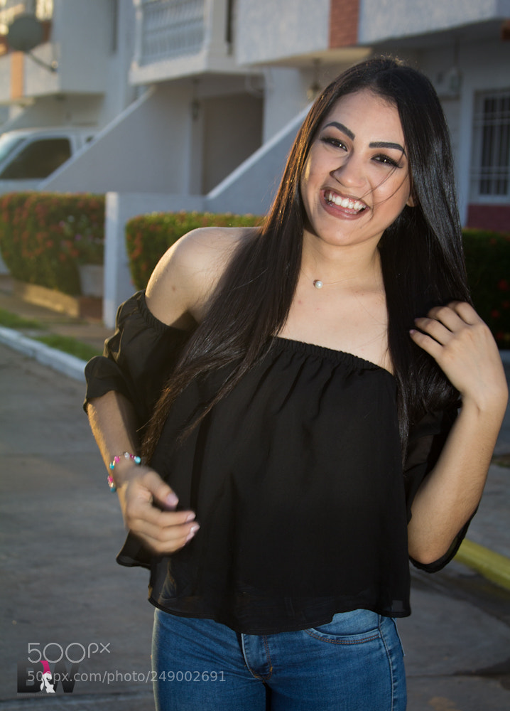 Canon EOS 60D sample photo. Smiling titi photography