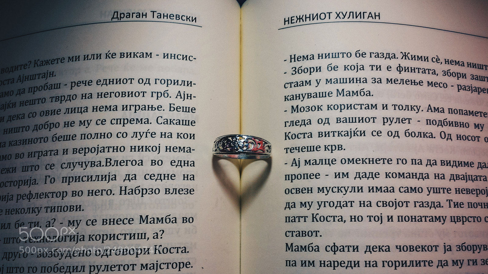 Samsung Galaxy S4 sample photo. Book photography