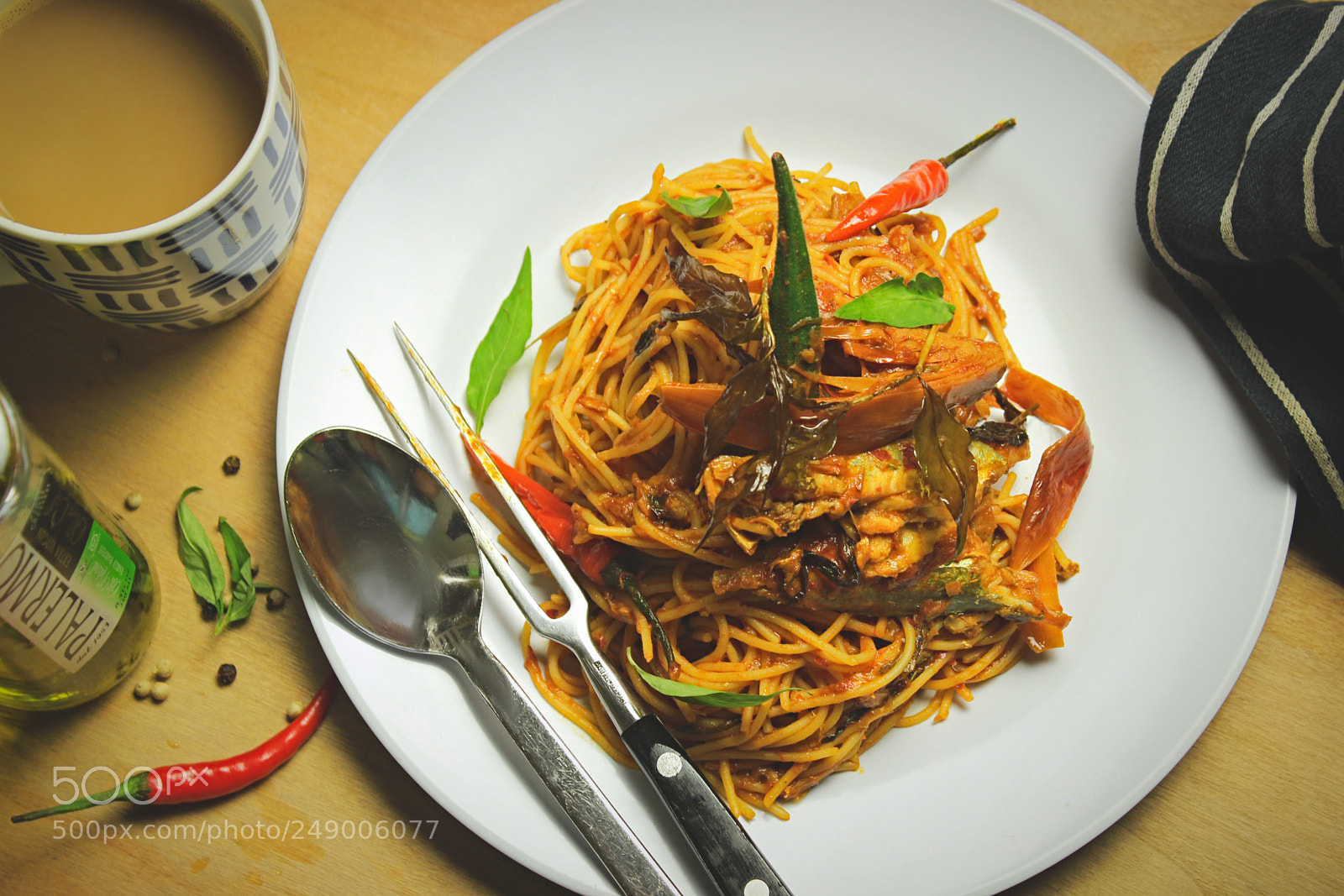 Canon EOS 600D (Rebel EOS T3i / EOS Kiss X5) sample photo. Angle hair, tomato asam photography