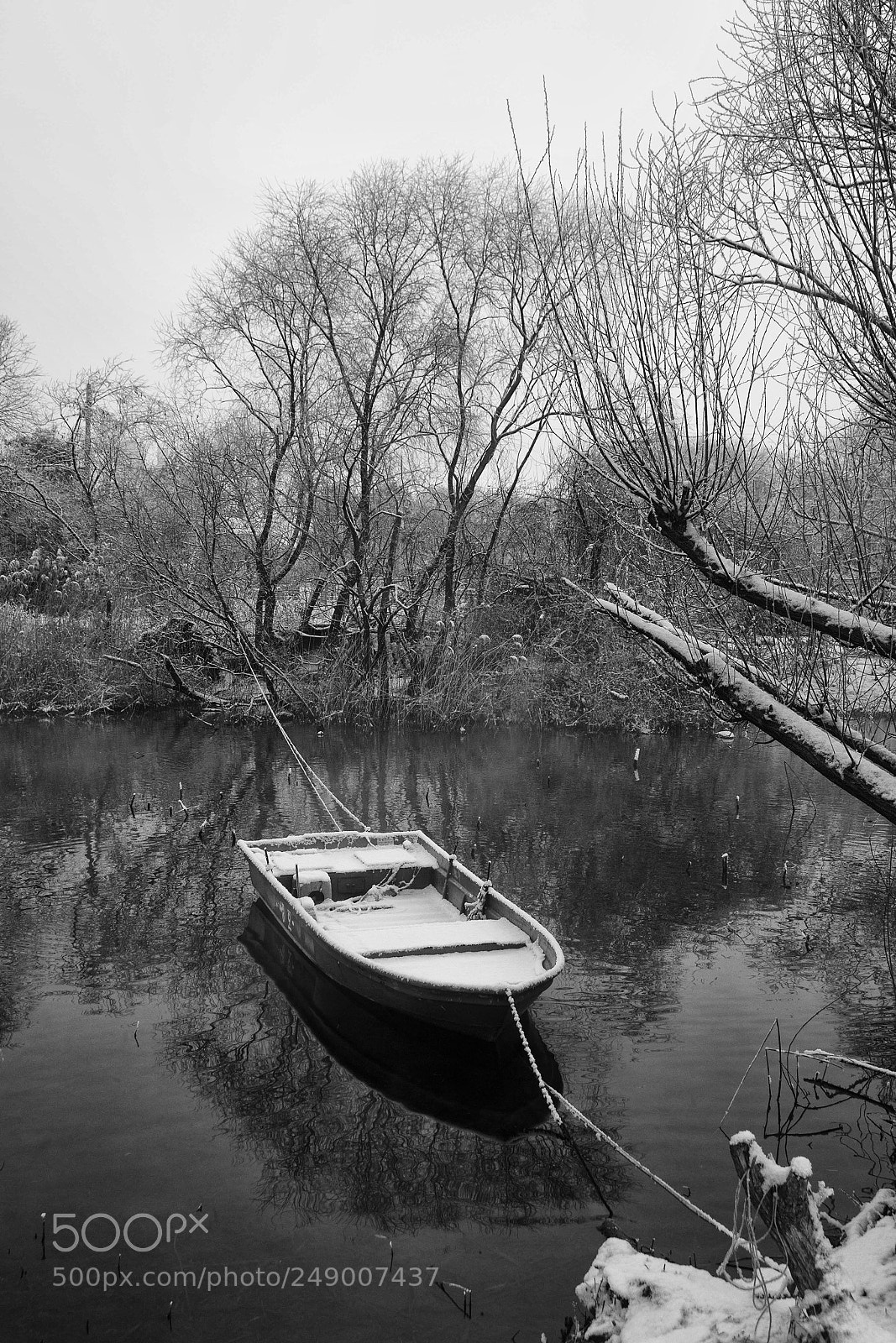 Canon EOS 100D (EOS Rebel SL1 / EOS Kiss X7) sample photo. A boat by the photography