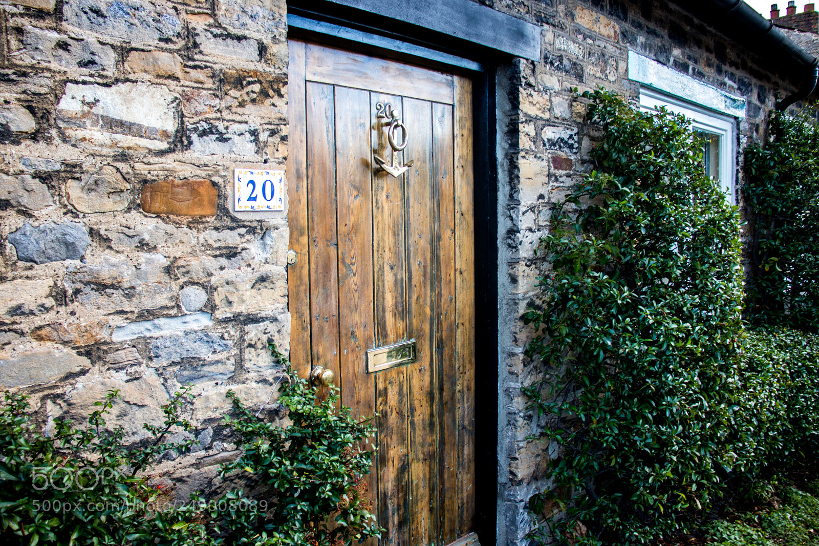 Canon EOS 800D (EOS Rebel T7i / EOS Kiss X9i) sample photo. Wooden door photography