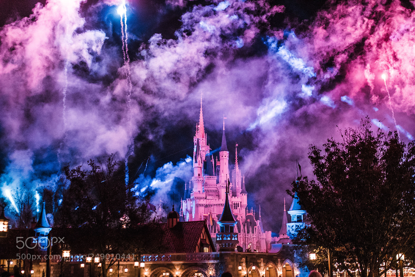 Canon EOS 1300D (EOS Rebel T6 / EOS Kiss X80) sample photo. Fireworks at cinderella's castle photography