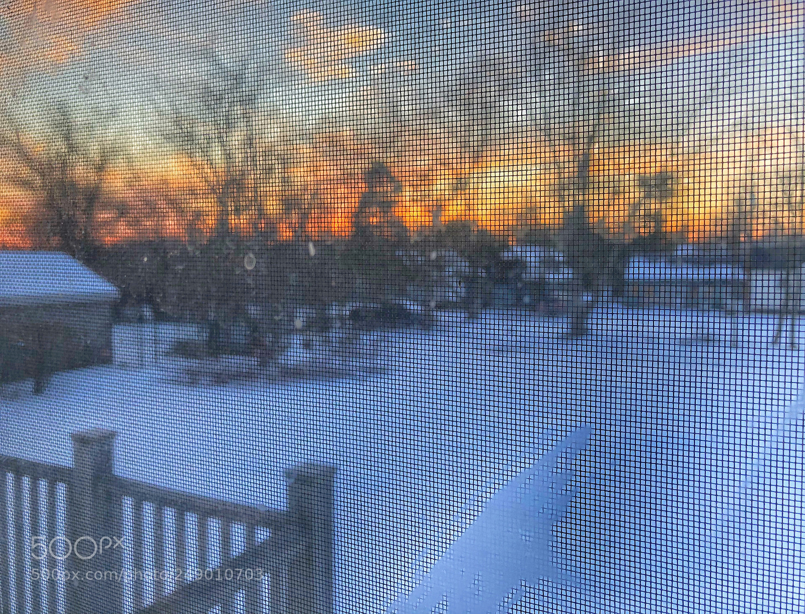 Apple iPhone 8 Plus sample photo. Sunset through the window photography