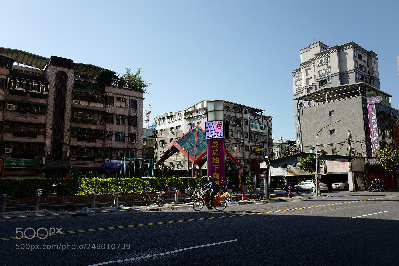 Leica Q (Typ 116) sample photo. 成功路 photography
