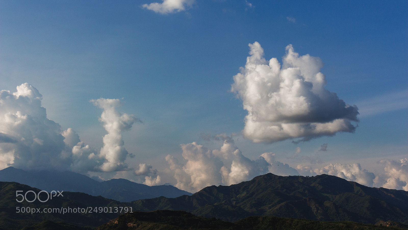 Canon EOS 700D (EOS Rebel T5i / EOS Kiss X7i) sample photo. One cloud photography