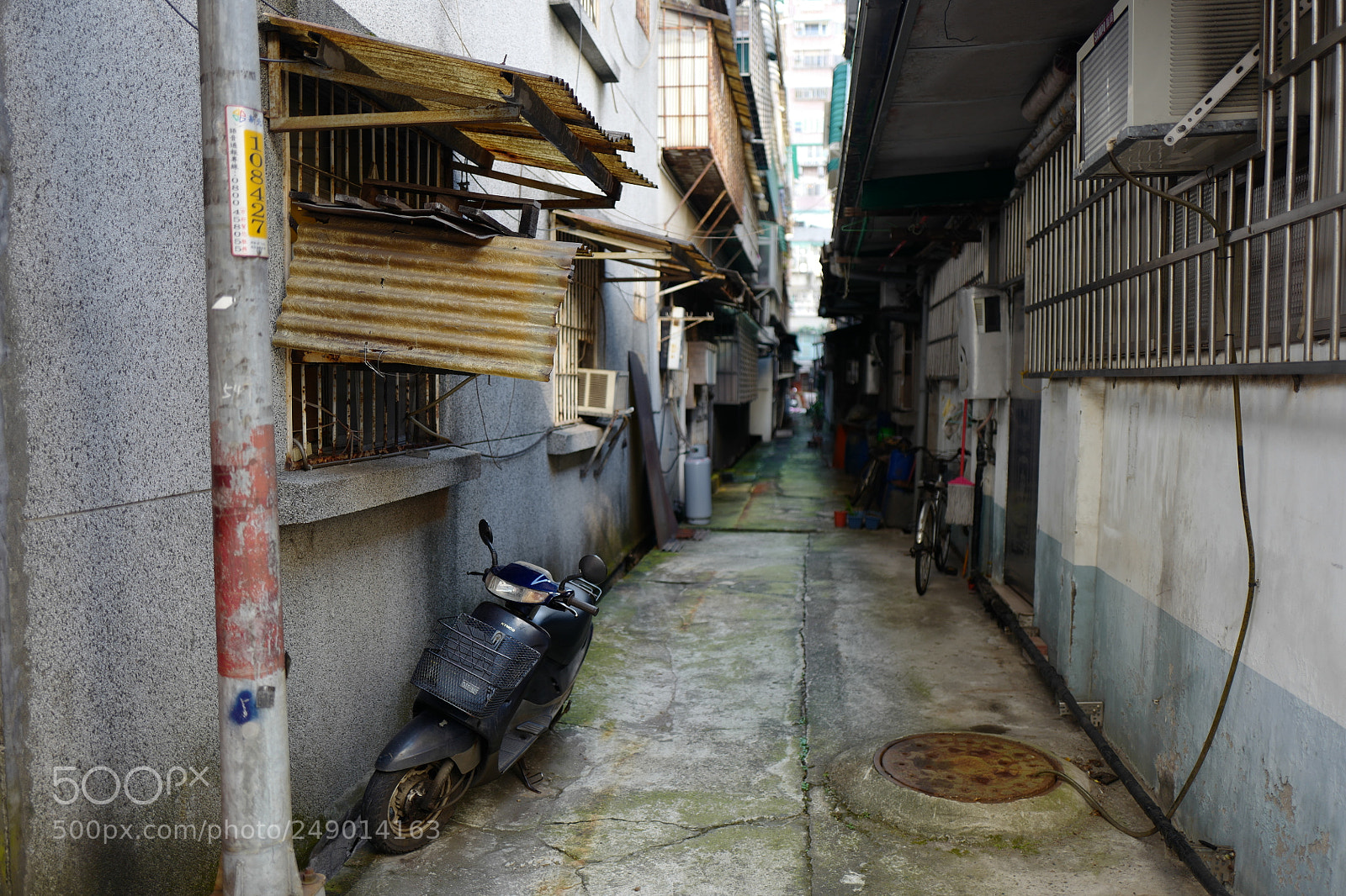 Leica Q (Typ 116) sample photo. 房屋的背後 photography