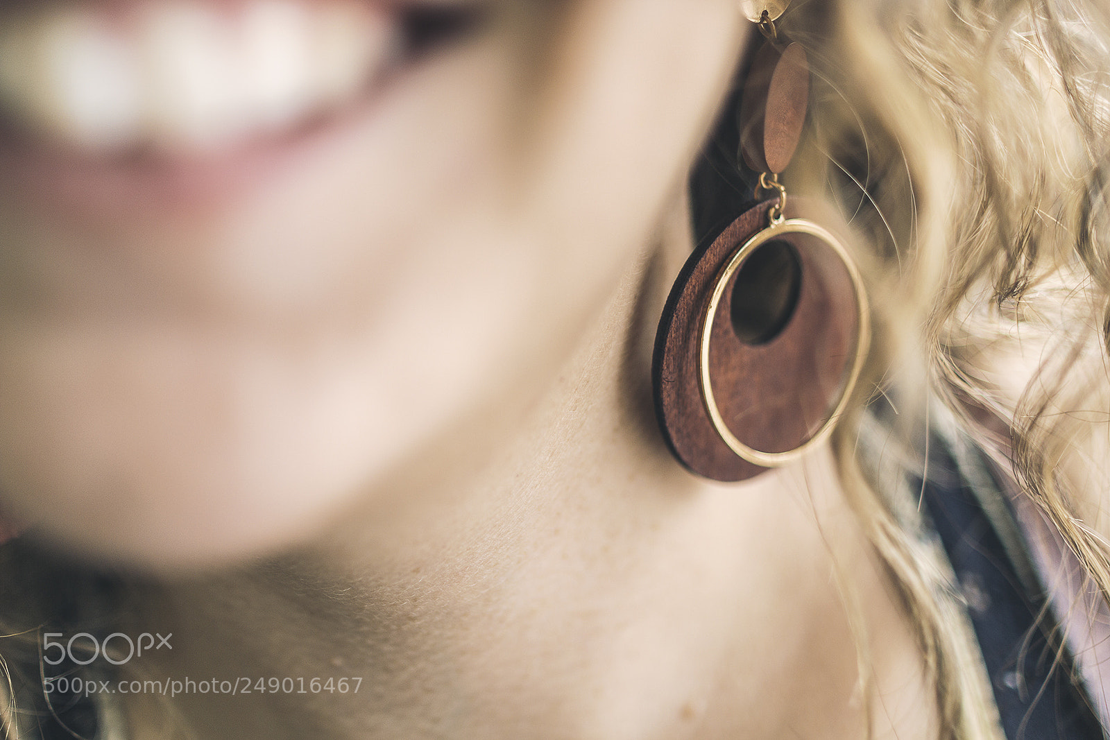 Canon EOS 600D (Rebel EOS T3i / EOS Kiss X5) sample photo. Smile photography