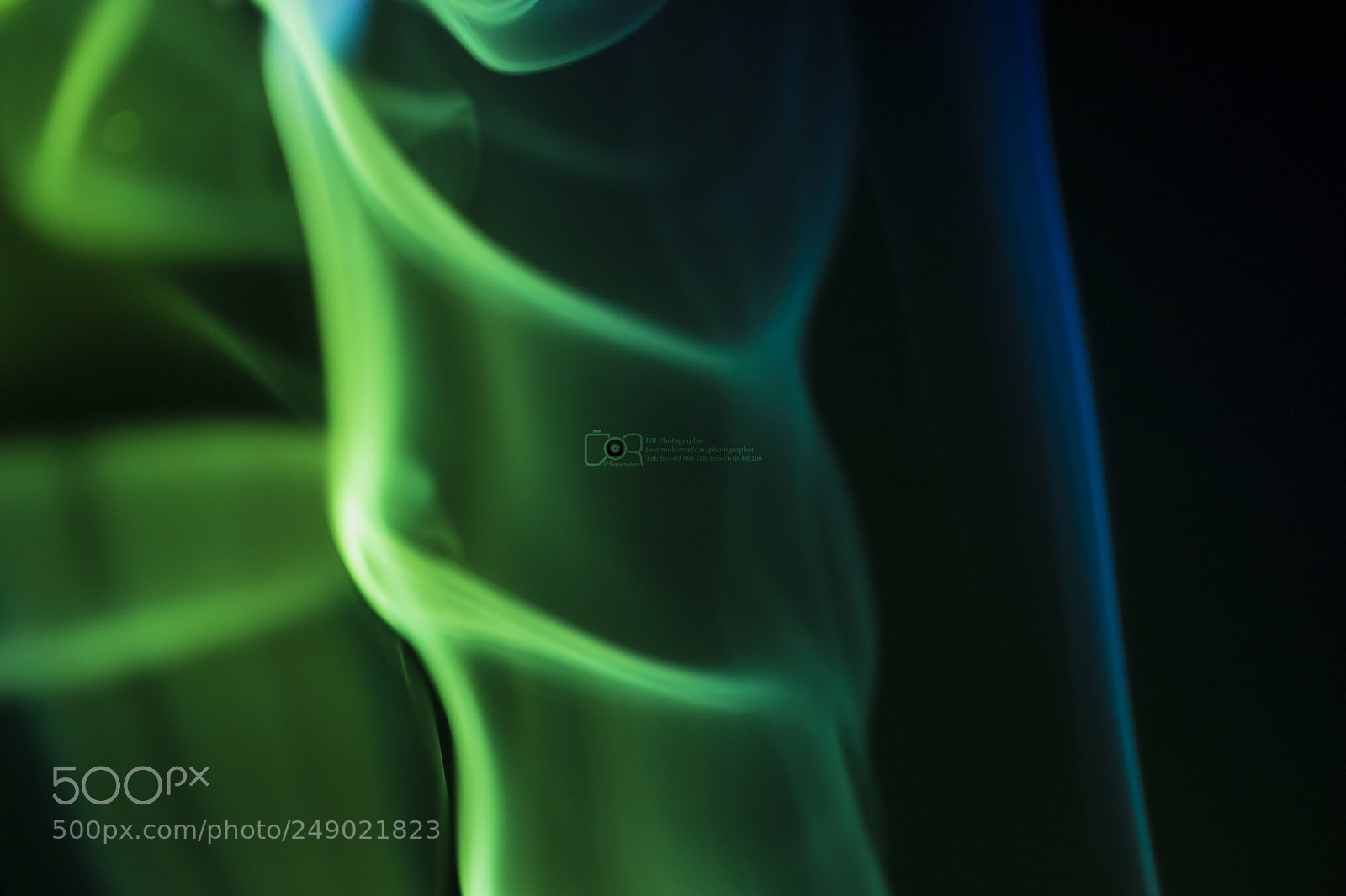 Canon EOS 5D Mark IV sample photo. Colors of the smoke photography
