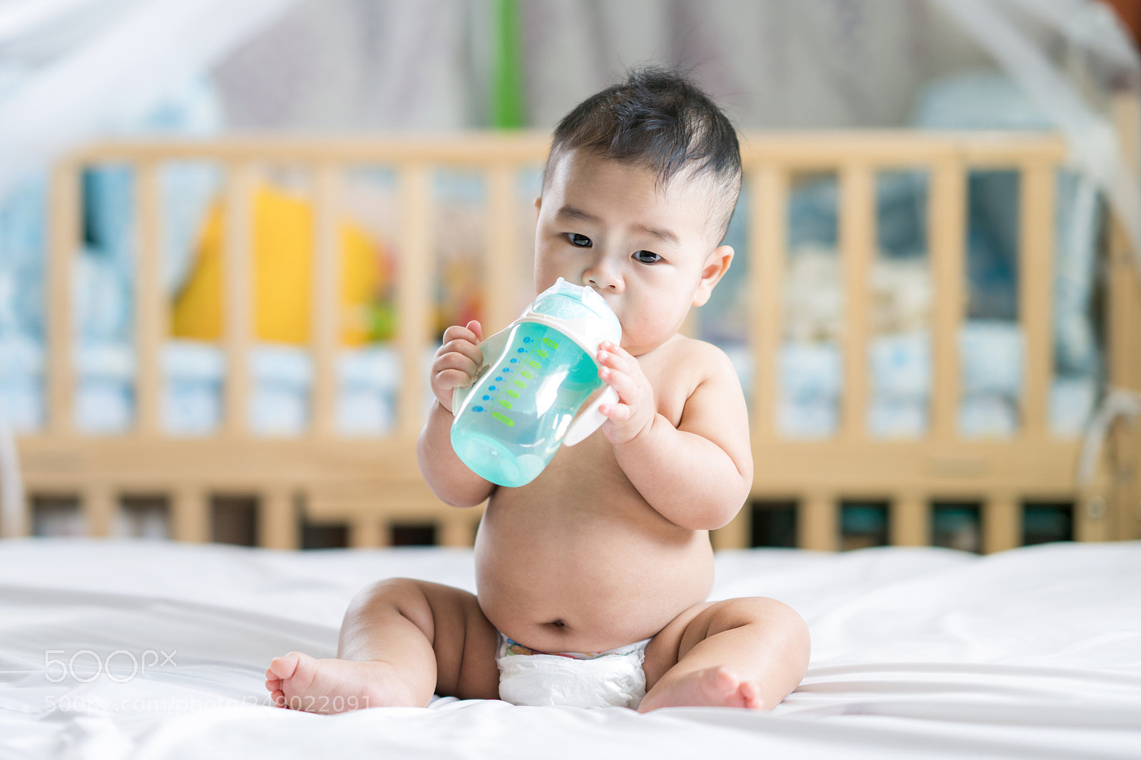 Sony a7R II sample photo. Asian baby drink water photography