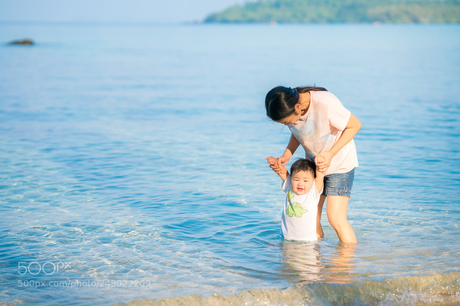 Sony a7R II sample photo. Asian mother and baby photography