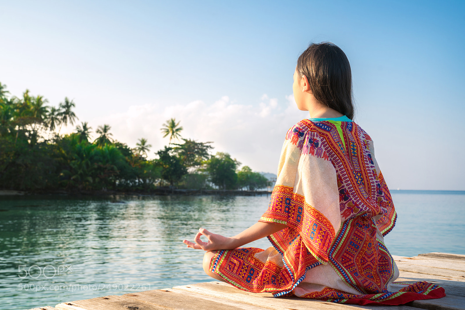 Sony a7R II sample photo. Asian girl sit and photography