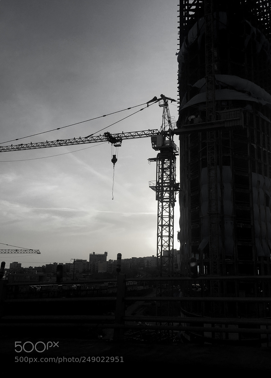 Apple iPhone 6s Plus sample photo. Building in tehrn photography