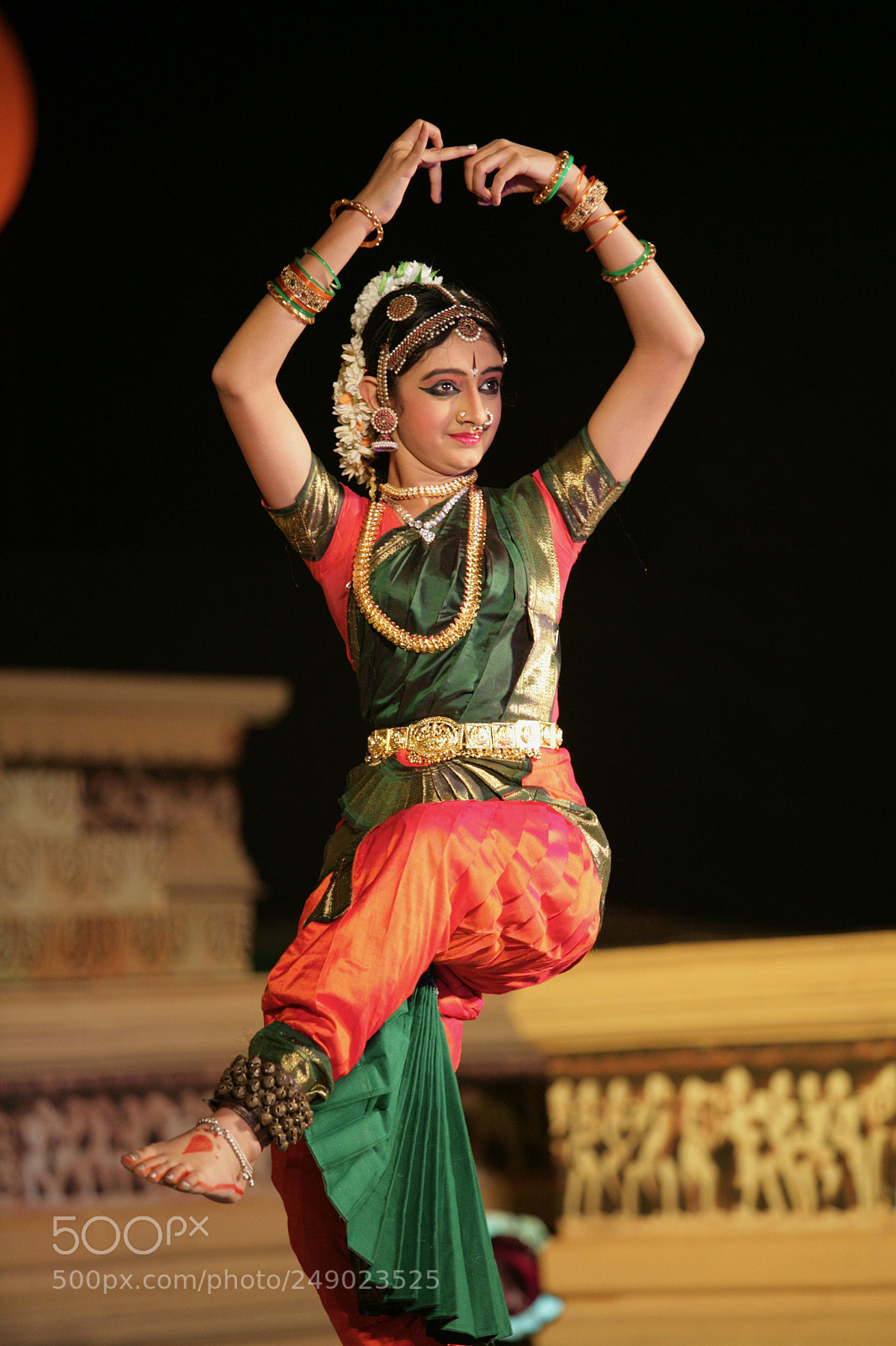 Canon EOS 5D sample photo. Try this pose photography