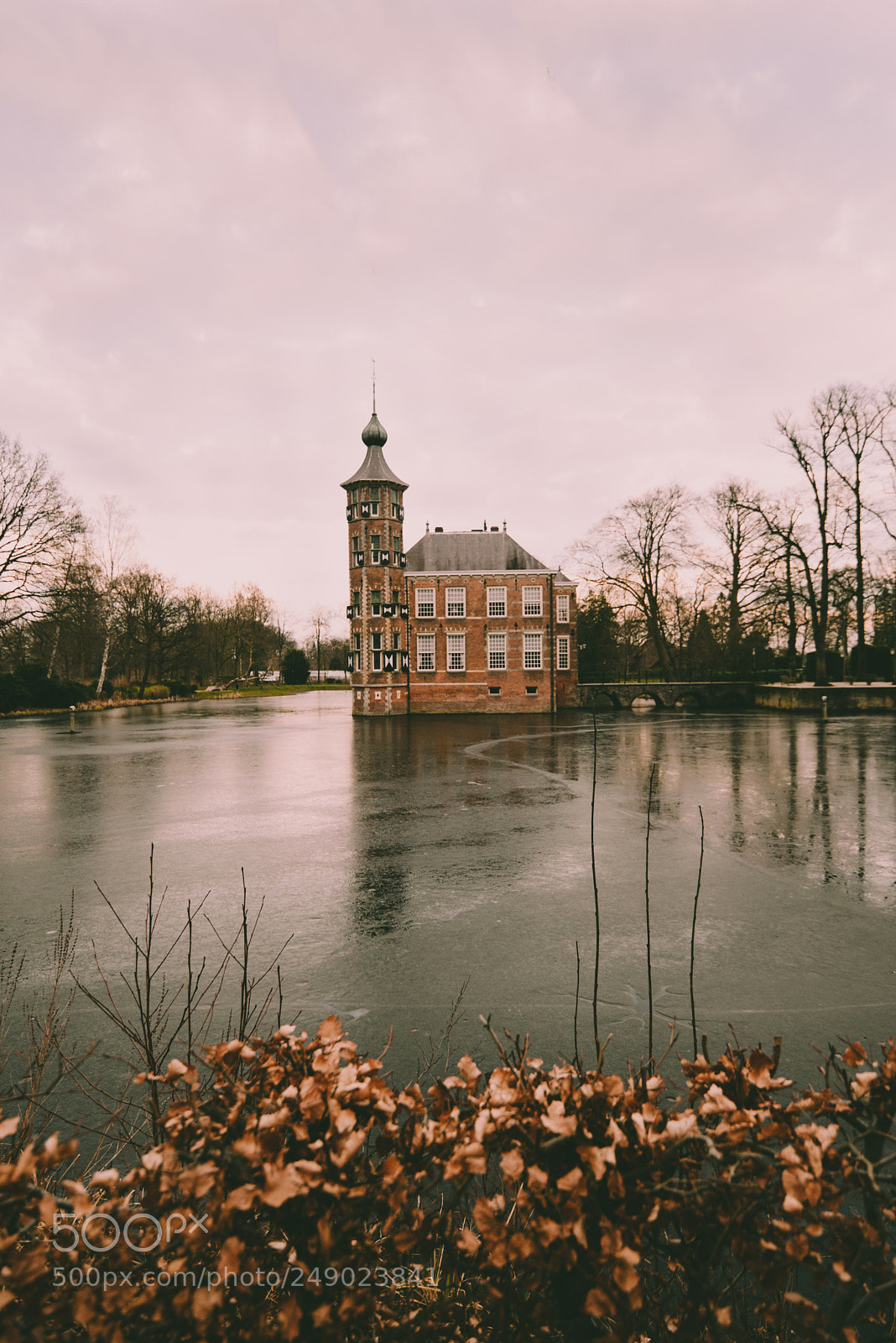 Nikon D610 sample photo. During a business trip photography