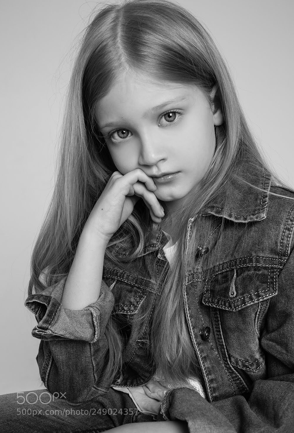 Canon EOS 5D Mark IV sample photo. Sad girl photography