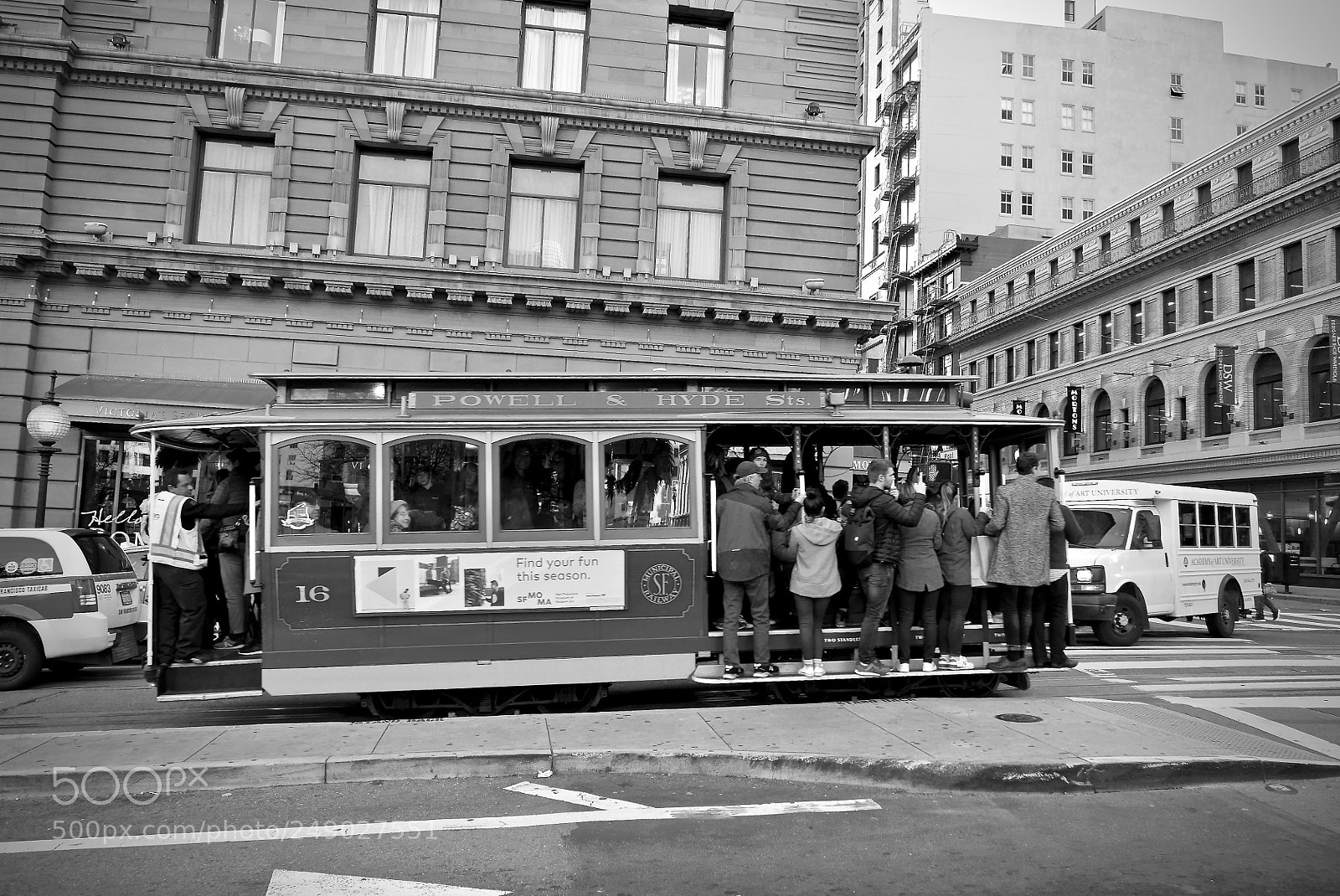 Leica D-Lux (Typ 109) sample photo. The cable car photography