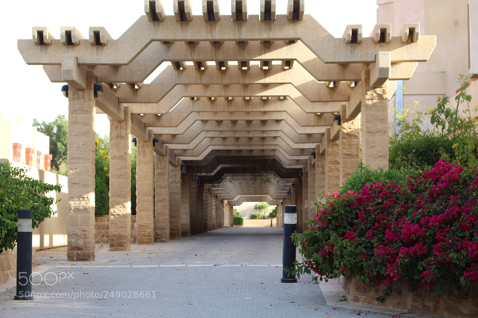Canon EOS 700D (EOS Rebel T5i / EOS Kiss X7i) sample photo. Passageway photography