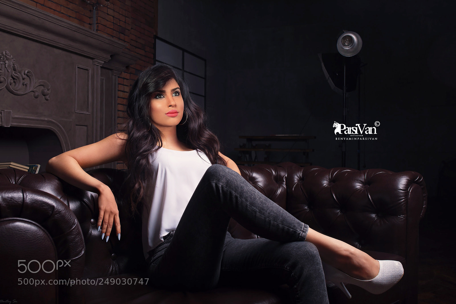 Canon EOS 5D Mark IV sample photo. Studio girl photography