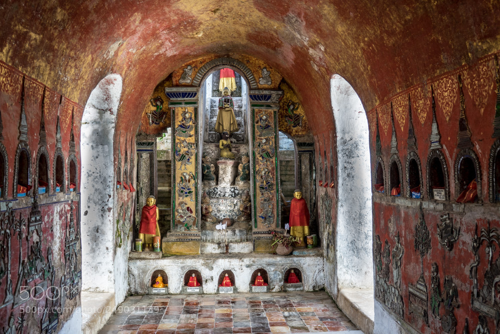 Sony Cyber-shot DSC-RX10 III sample photo. Myanmar. shrine photography