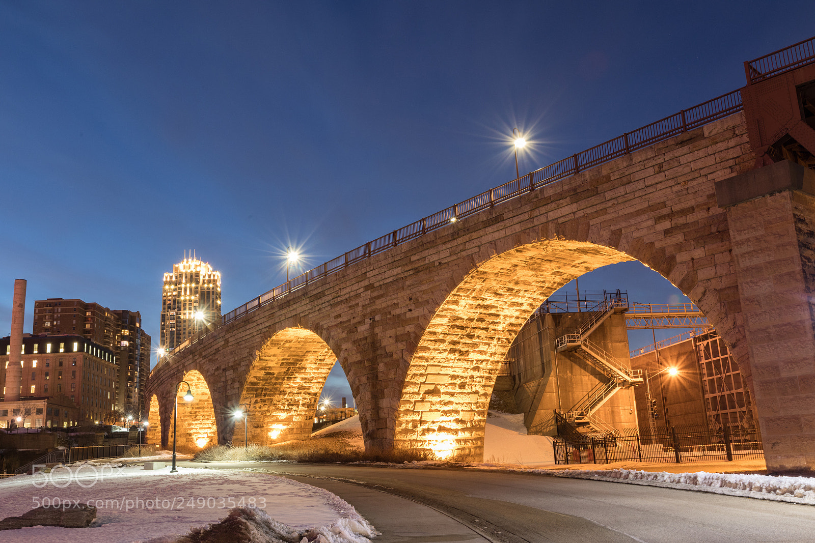 Canon EOS 5D Mark IV sample photo. Twilight at the stone photography