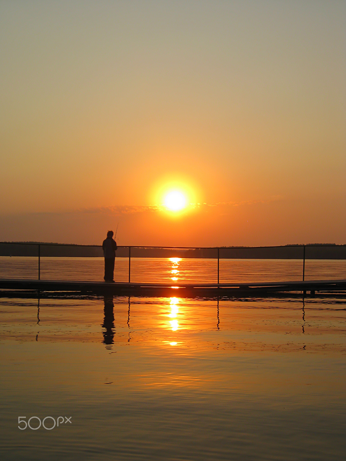 Canon PowerShot SD1100 IS (Digital IXUS 80 IS / IXY Digital 20 IS) sample photo. A boy and a sundown photography