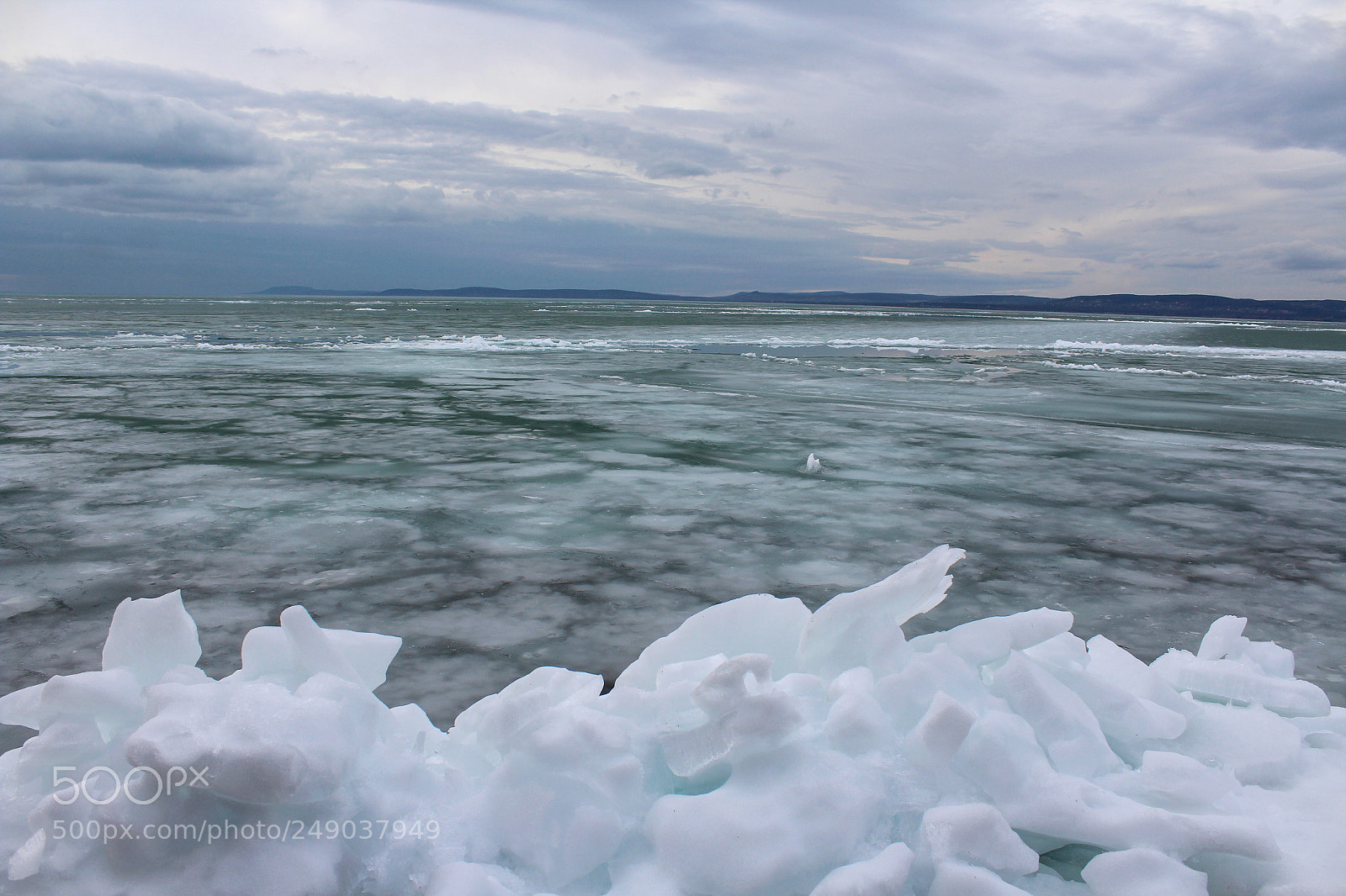 Canon EOS 1200D (EOS Rebel T5 / EOS Kiss X70 / EOS Hi) sample photo. The frozen lake i. photography