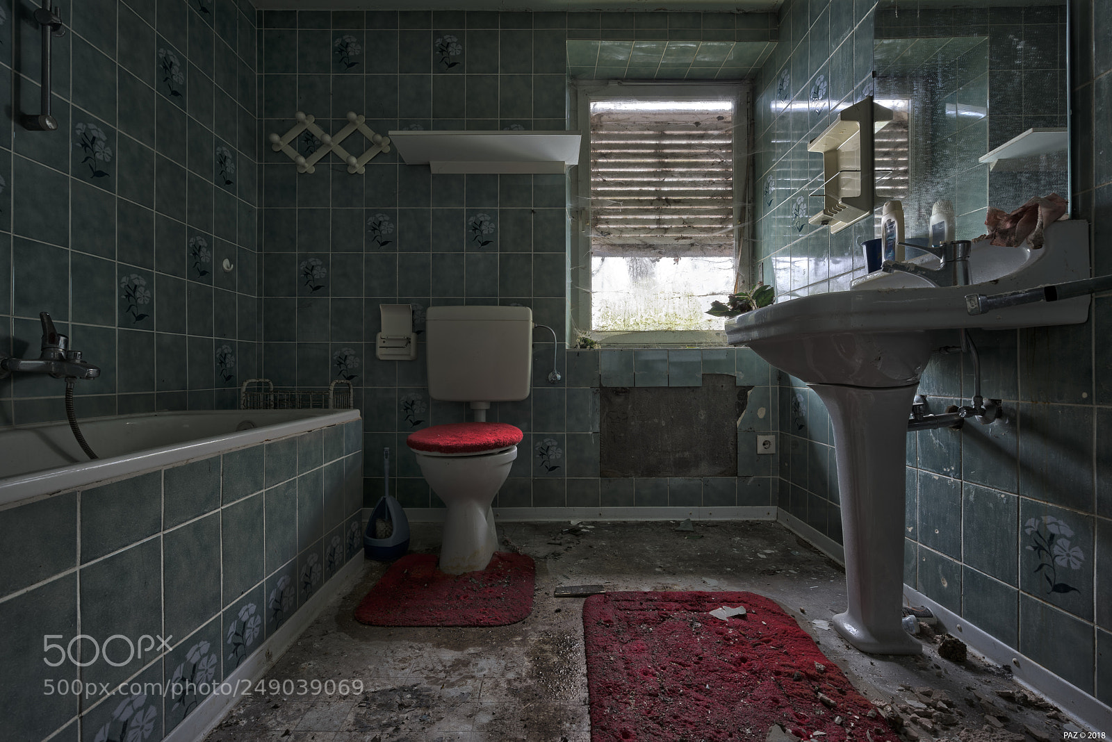 Sony a7R sample photo. Monday mornings... photography