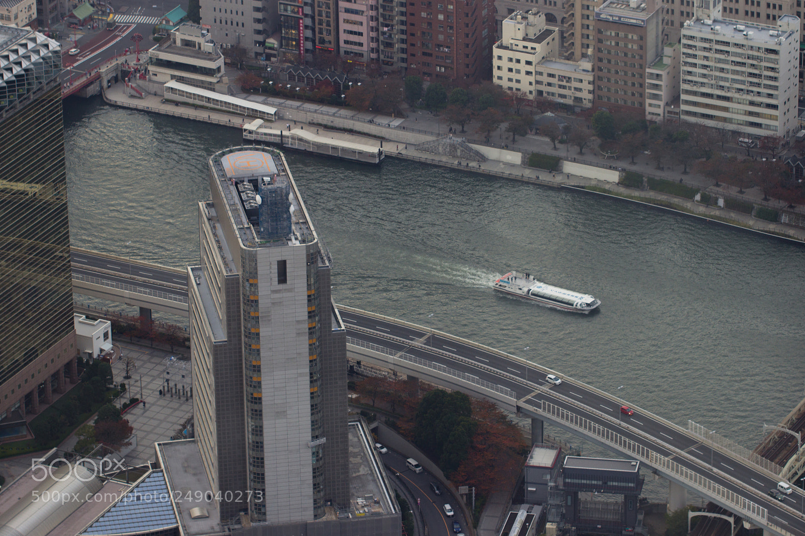 Canon EOS 600D (Rebel EOS T3i / EOS Kiss X5) sample photo. Un bateau sur l'eau photography