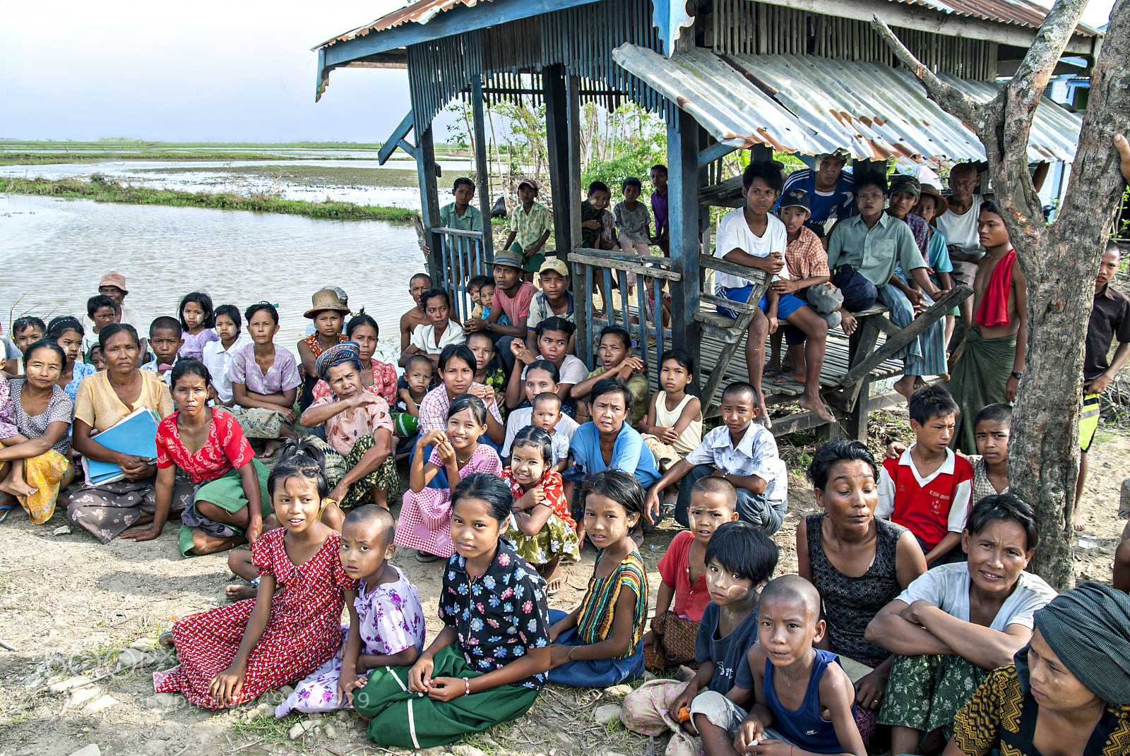 Nikon D200 sample photo. Waiting for food / burma photography