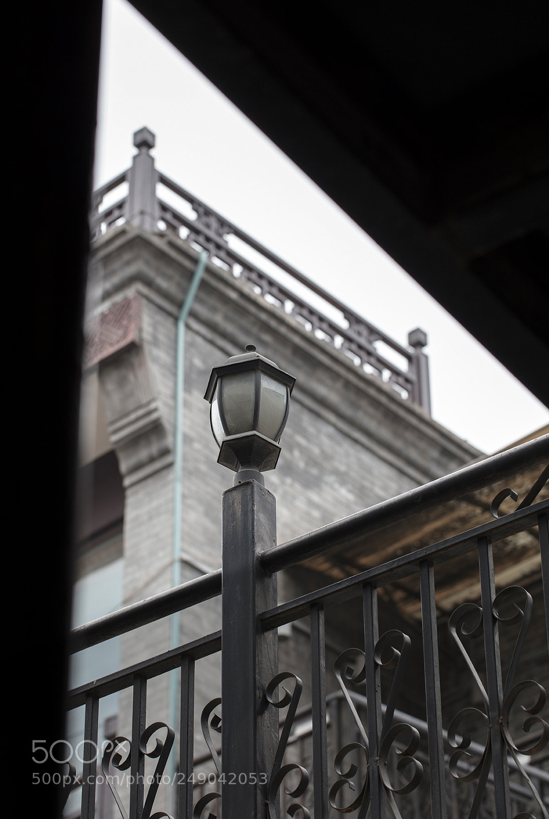Canon EOS 5DS R sample photo. 100mm 扫街 photography